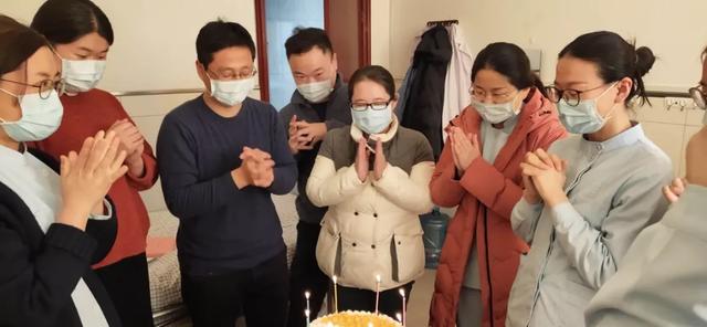 花都开好了,一切都会好的……