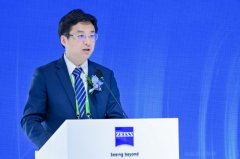 聚焦眼科创新，新一代机器人全飞秒引领屈光行业高质量发展